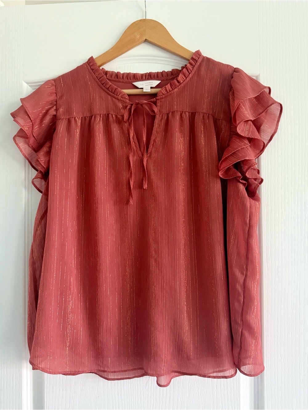 LC Lauren Conrad Women’s Dusty And Gold Vneck Ruffle Shoulder Shirt Size Large